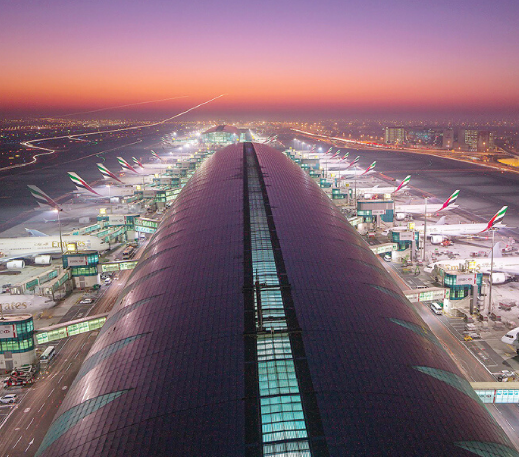 Дубайский аэропорт. Дубай DXB. Аэропорт Дубай. Аэропорт эмираты Дубай. Международный аэропорт Дубая сверху.